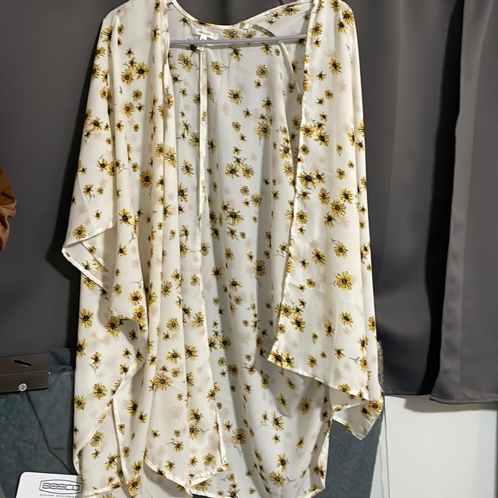 Maurices One Size Kimono